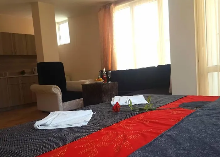 Family Solar סאני ביץ'