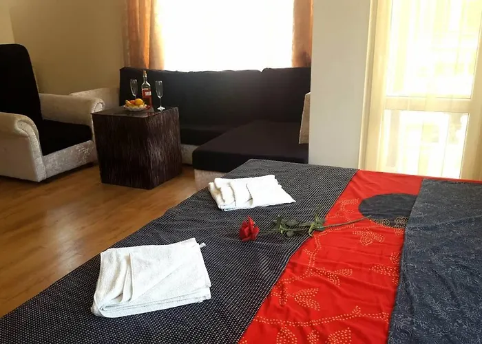 Family Solar מלון