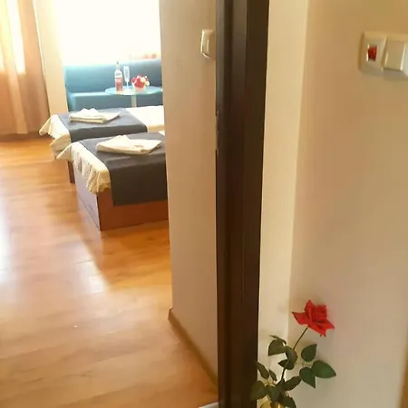 Хотел Family Solar *